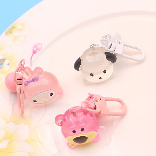 Lysende Sanrio nøglering Kuromi Melody Cinnamoroll vedhængsnøgle E