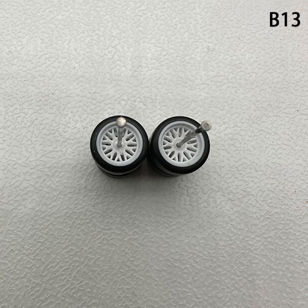 1 sæt 1/64 model bilhjul med gummidæk Modificerede dele Ve B13 fork White