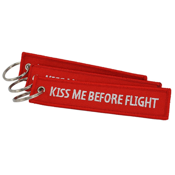 Kiss Me Before Flight Nyckelring Etikettbroderi nyckelring med Red