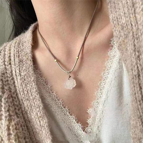 Ny stil Vackra Kalcedon Lotus hänge Berlocker Amulet Nec 3
