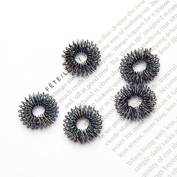 5 kpl / set mustakultainen sormihierontarengas akupunktiorengasterapia 5PCS