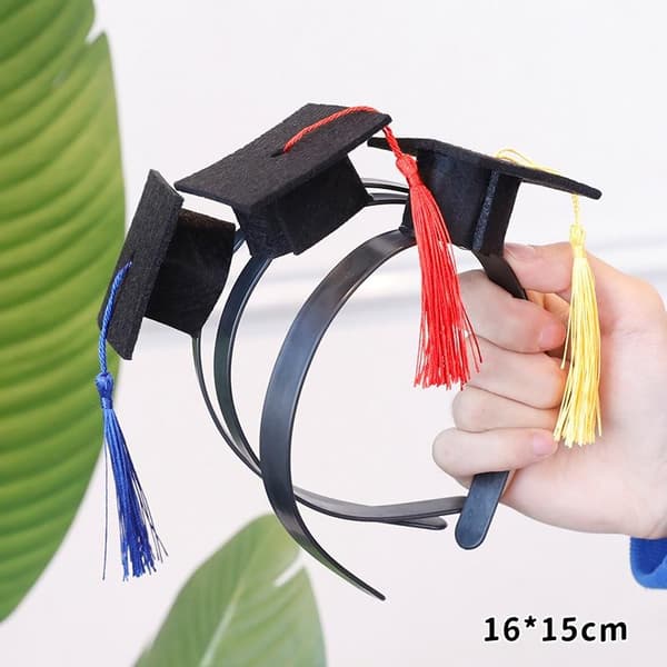 2 kpl valmistujaislakki minitohtorinhattu hiusklipsi panta A5