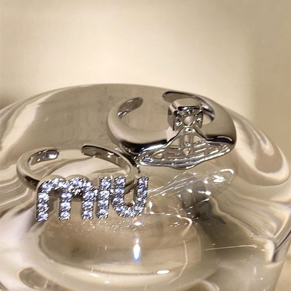 Punk Style Sparkling Rhinestone Planet Bokstäver Ring Öppning Adj C