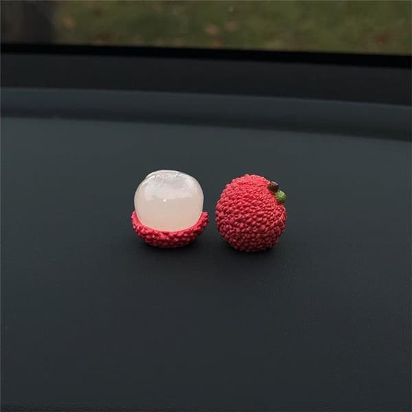 4 stk. tegneserie appelsin litchi bilpynt til midterkonsol A2