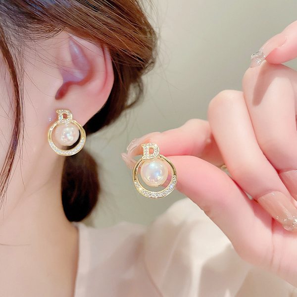 Elegantti jäljitelmä Pearl Zircon Stud Korvakorut Muoti Geometrinen