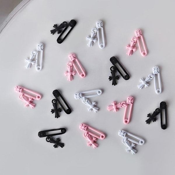 5 st 3D mini metall spik charm retro kors gem form spik Black