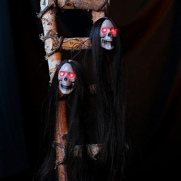 2023 Halloween riippuva haamukallo, jossa pitkät hiukset hehkuvat silmät