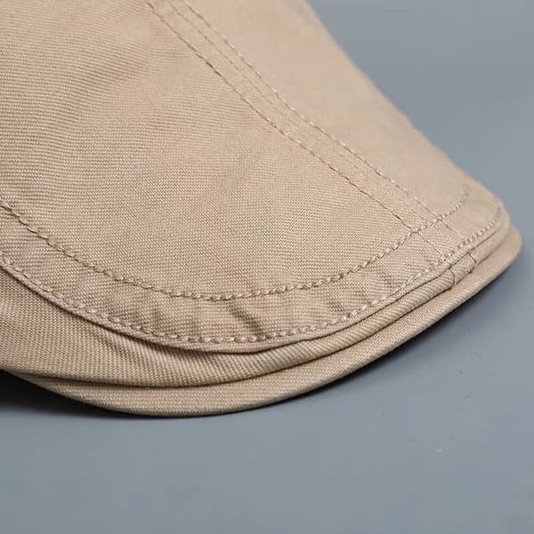 Vanhan miehen hattu-baretti beige