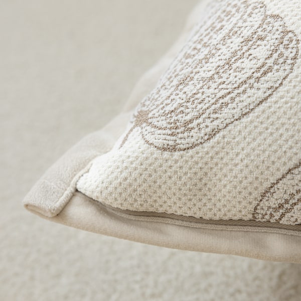 Sohvan tyynyliina, 45*45cm, luonnonvalkoinen, 3-osainen pakkaus, tyyny ei sisälly hintaan