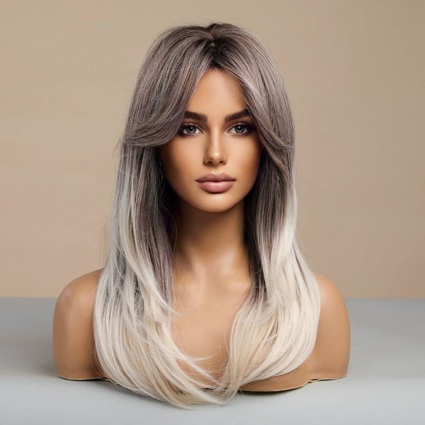 Langt Lagdelt Ombre Grå Parykker For Kvinner, 22 Tommer Ombre Grå Side Parting