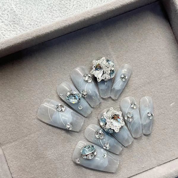 10 st hjärtformade metalllegering strass nageljuveler färgglada 3d nagelkonst berlocker