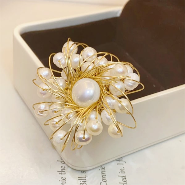 Pearl Shells Flower Broscher för Dammode, Elegant Costume Jewelr