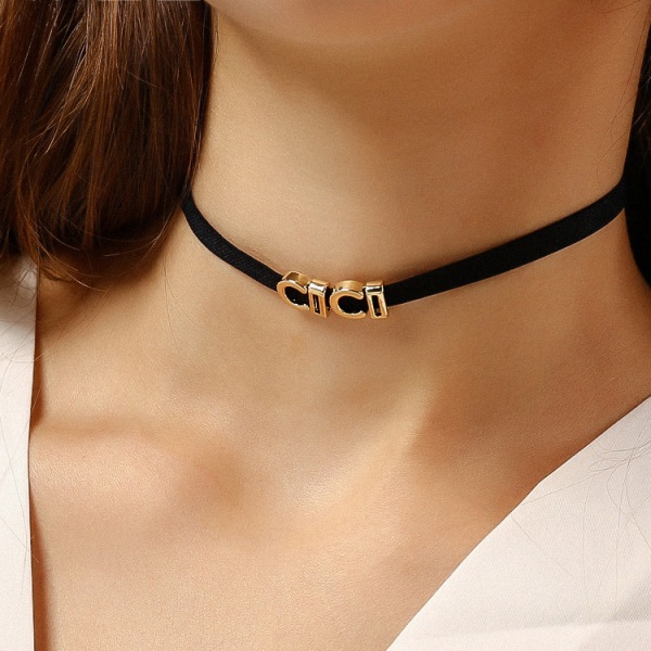 Halsband kort nyckelbenshalsband, svart bokstavshalsband för kvinnor
