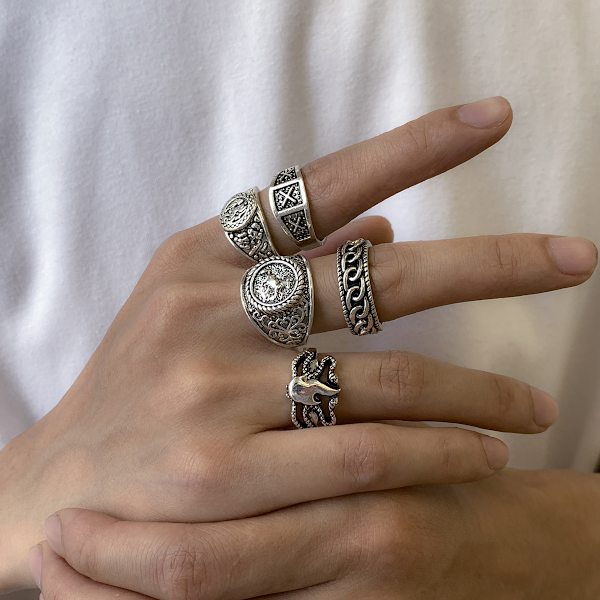 5 stk./sæt kno ringe med udsøgte mønstre, geometrisk luksus