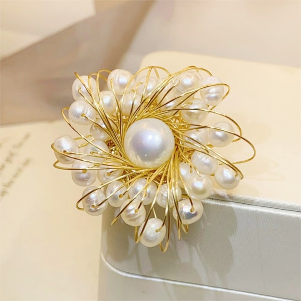 Pearl Shells Flower Broscher för Dammode, Elegant Costume Jewelr
