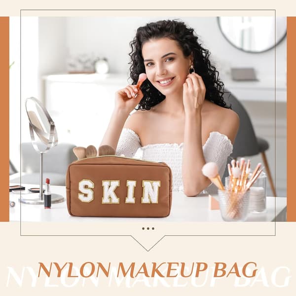4-delt Preppy Makeup-taskesæt, Kosmetiktaskesæt i nylon med chenille-bogstaver