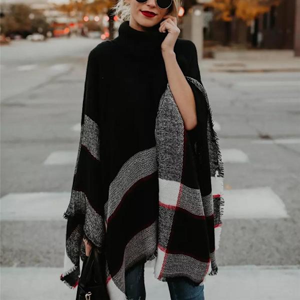 Svart Batwing blus med ränder Fransad fåll Virkad Poncho med tofs Turtleneck Pullover Wrap för Dam