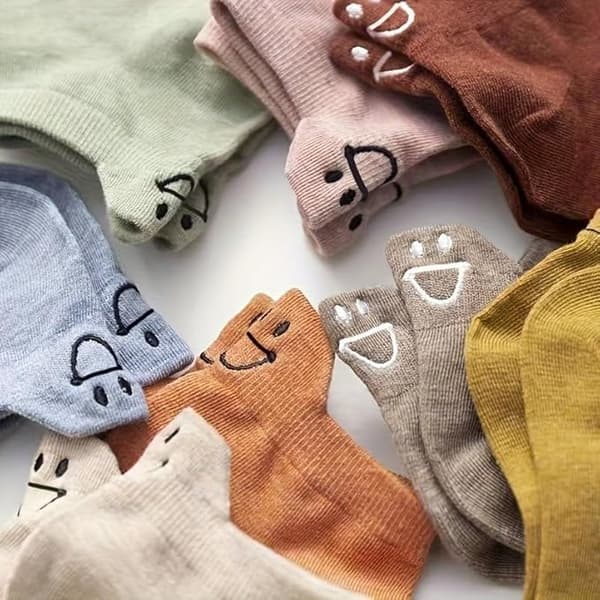 10 par broderade ankelsockor, lågt skurna vardagsstrumpor med smiley-ansikte för kvinnor
