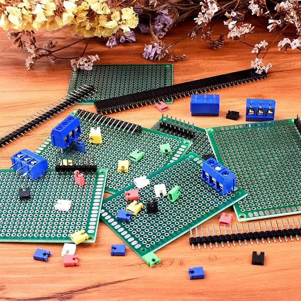 60 kpl PCB-prototyyppilevysarja liittimillä ja ruuviliitinlohkoilla