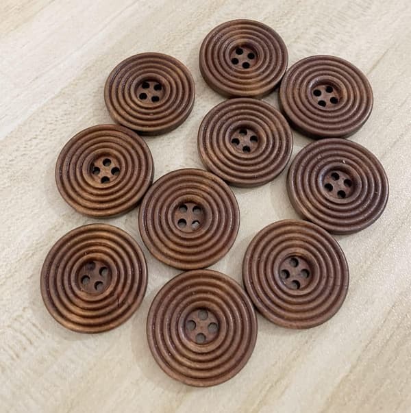 200 stk. 25 mm brune træknapper, 4-hullers udskårne runde syknapper til hobbybrug
