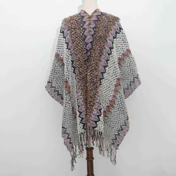 Boho stickad ponchocape för kvinnor med asymmetriska fransar för vintern