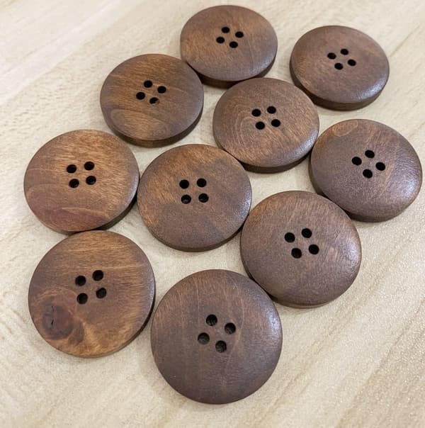 200 stk. 25 mm brune treknapper, 4-hulls utskårne runde knapper til søm og hobby