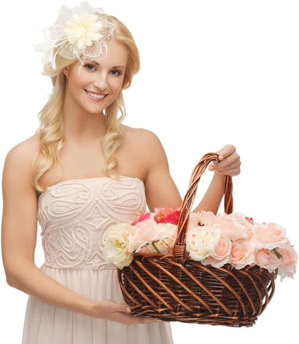 Off-white blomstret fjer-fascinator med net-slør til bryllupsfester