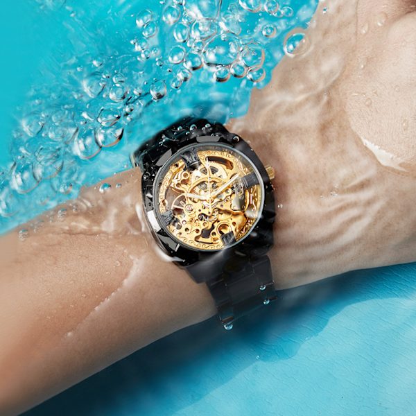 Automatisk självvindande mekanisk watch för herrar Quartz Watch Diamond Skeleton Dial