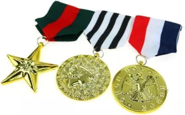 3-delt militærhelt-medaljesett med bånd til kostymefester
