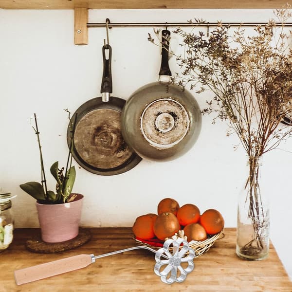 Fritert snacksform, blomsterformet frityrform i aluminiumslegering med trehåndtak