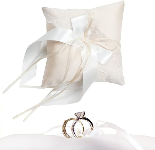 Ringkudde för bröllop, bröllopskudde i satin med spets, pärlor och rosett