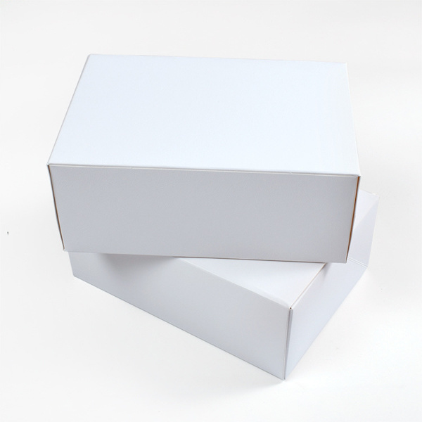 50 st Pure White Party Candy Boxes Favor Box Creative Paper Treat Boxes för bröllopsfödelsedagsfest