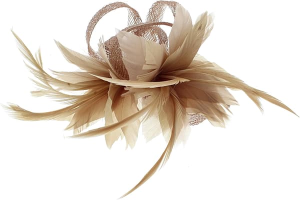 Blomstret fjer-fascinator med hårklemme og brochenål til bryllupper og teselskaber