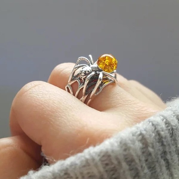 Amber Spider Web Ring Anime Smycken Cosplay Ringar för män Kvinnor Justerbar