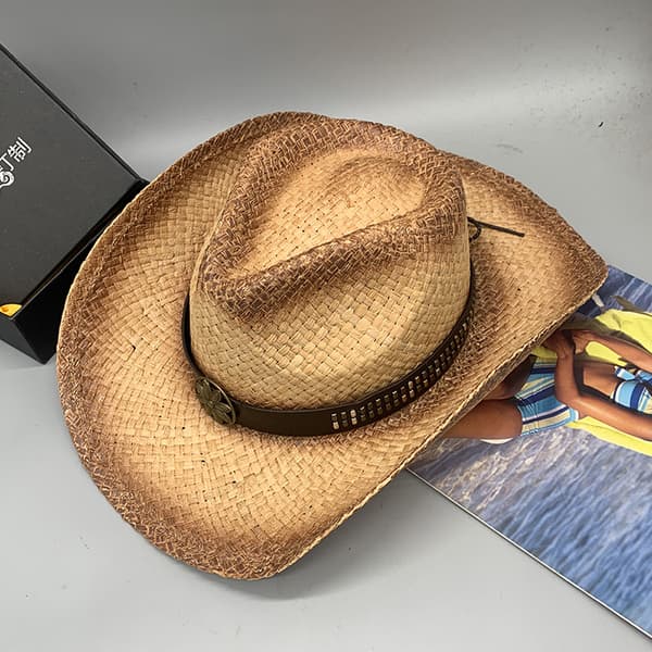 Cowboyhat til mænd i raffia-strå med bred skygge