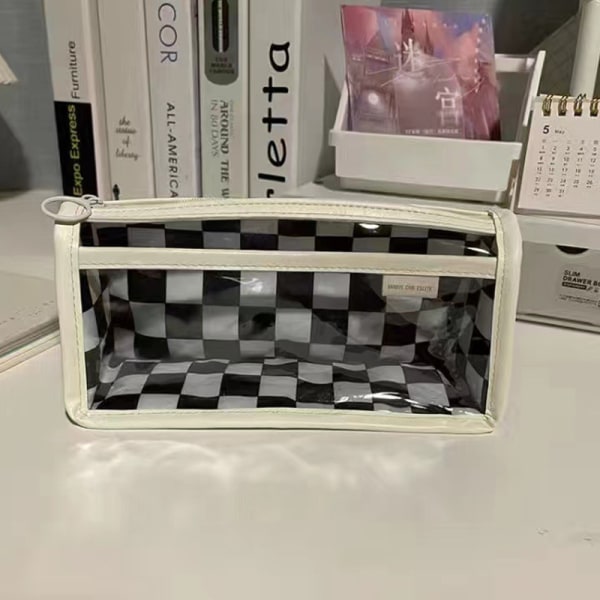 Läpinäkyvä case Kynälaukku Case Chessboard Pencil P Red onesize