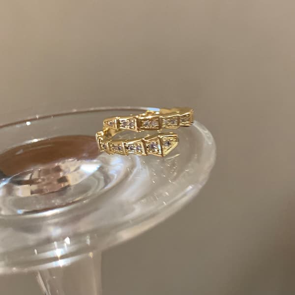 Lätt Lyxig Kristall Ormformad Ring Glänsande Kubisk Zirkon Öppning Silver