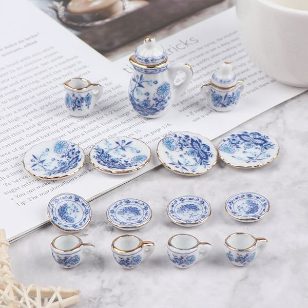 15 stk. 1:12 dukkehus miniature service i porcelæn One Size