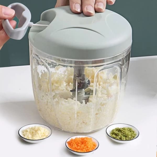 Manuell hackare (blå), 900 ml, rostfria stålblad, kökslökhackare, multifunktionell hackare för att hacka grönsaker, kött, lök, vitlök, barnmat