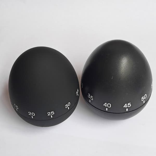 Sett med 4 Sorte Mekaniske Eggformede Tidtakere