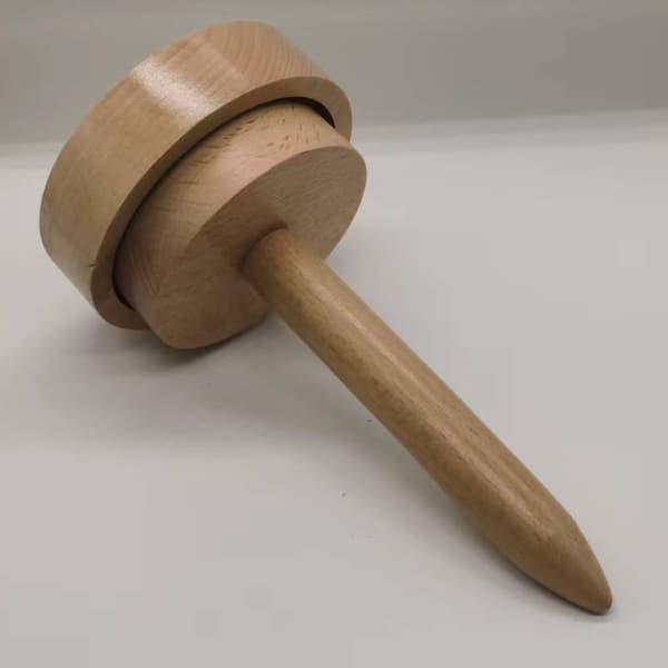 Holder - ullballer - strikking / hekling / garn - 20 cm