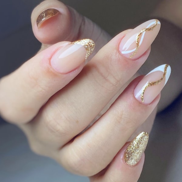 Guld glitter linje nagelplåster för att bära naglar (24 stycken), glänsande guld glitter, vackra korta naglar, nagellim, kvinnliga droppformade nagelplåster
