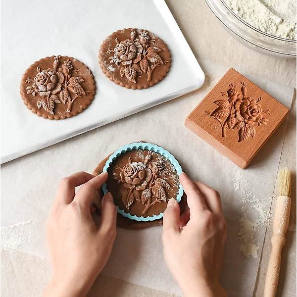 Bakeform i tre, bærbar kakeform, rosekake, pepperkake, smørkake Rose