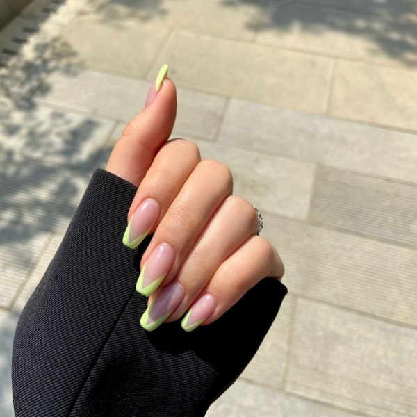 24 grön kant bar färg diagonal fransk stil nagelplåster, avtagbara och avtagbara, vackra falska naglar, ihopkopplade med 1g nagellim, kvinnlig klibbig