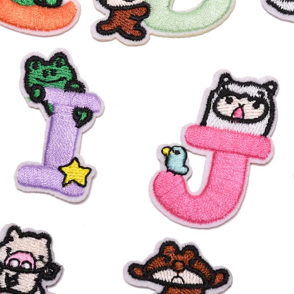 Tygmärken för kläder Blommor Patch Applique Reparation Barn Patchar för DIY 26 stycken bokstäver