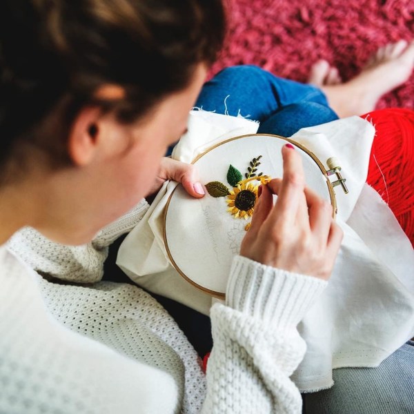 Broderitråd, 100 farger myk polyestertråd, veldig egnet for vennskapsbånd, 8-meter-6 tråder, brukt til brodering, korssting, sytråd