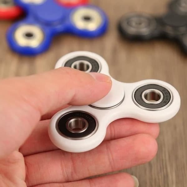Fidget Spinner LTY - Tri-Spinner til barn eller voksen - Ultrahurtige lejer - Hvid Vit