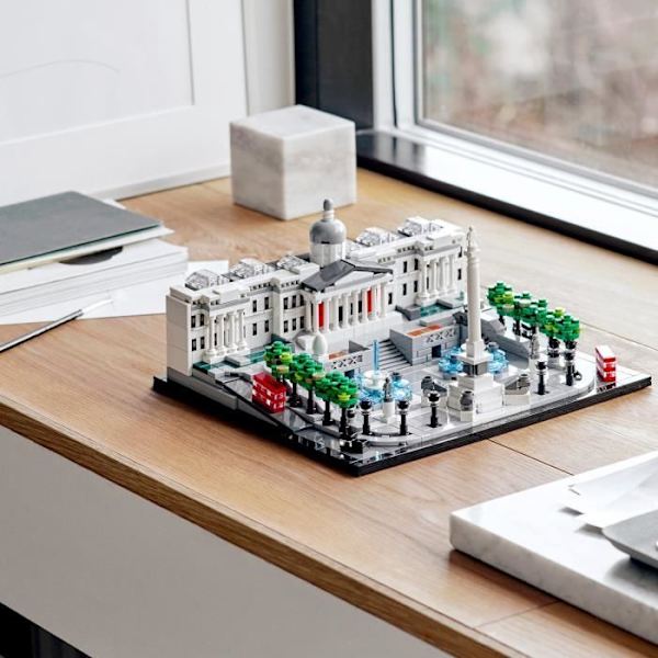 LEGO® Architecture 21045 Trafalgar Square, Luovia harrastuksia aikuisille, Lahjaidea teini-ikäisille, Matkamuisto