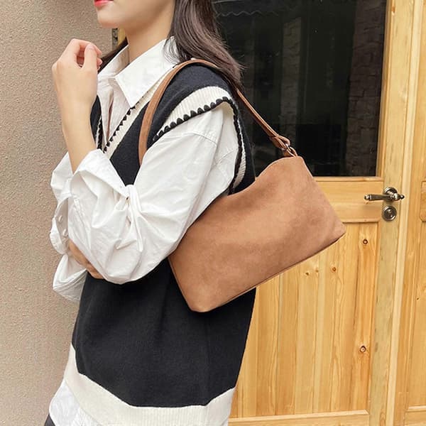 Sofistikeret skuldertaske til damer i PU-læder, underarms-pung, håndtaske, der komplementerer ethvert outfit til flere lejligheder Beige