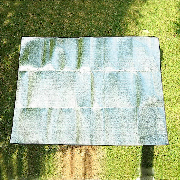 Alumiininen piknikmatto, vedenpitävä, taitettava, kaksipuolinen foliopunomatta alusta retkeilyyn (200 x 150 cm)